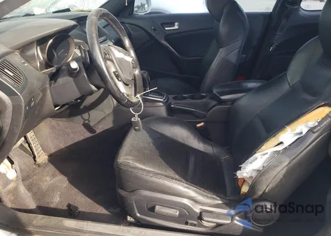 2015 Hyundai Genesis Coupe 3.8L z USA, uszkodzony, nr VIN KMHHU6KJ9FU127889